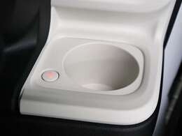 当社の展示車は全車両に”社団法人自動車公正取引協議会”の車両状態説明書を掲示しております。修復歴の有無は勿論、ドア等の外板の交換歴の有無までも表示☆口頭説明では無く書面にてお渡ししております♪