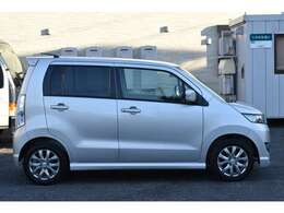 現地オークションにて仕入れております。