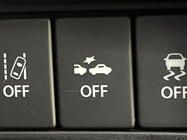 【スズキ　セーフティサポート】走行中に前方の車両等を認識し、衝突しそうな時は警報とブレーキで衝突回避と被害軽減をアシスト。より安全にドライブをお楽しみいただけます。