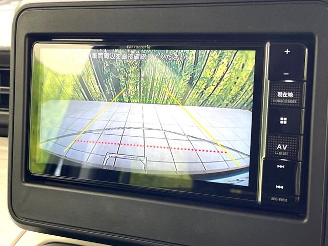 【バックカメラ】駐車時に後方がリアルタイム映像で確認できます。大型商業施設や立体駐車場での駐車時や、夜間のバック時に大活躍！運転スキルに関わらず、今や必須となった装備のひとつです！