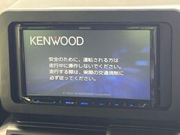 【ナビゲーション】目的地までしっかり案内してくれる使いやすいナビ。Bluetooth接続すればお持ちのスマホやMP3プレイヤーの音楽を再生可能！毎日の運転がさらに楽しくなります！！