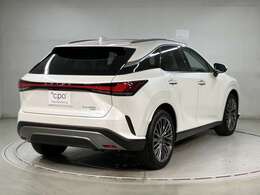 上質で洗練された快感の走りをご体感ください。