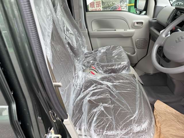自社の運輸局指定工場があります。現在5名の整備士が車検整備を実施しており、お客様のお車の安心をお守りしています。