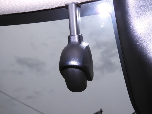 ◆ドライブレコーダー◆映像・音声などを記録する自動車用の装置です。　もしもの事故の際の記録はもちろん、旅行の際の思い出としてドライブの映像を楽しむことができます。