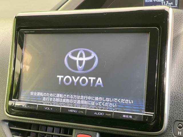 【純正9型ナビ】人気の純正9型ナビを装備しております。ナビの使いやすさはもちろん、オーディオ機能も充実！キャンプや旅行はもちろん、通勤や買い物など普段のドライブも楽しくなるはず♪