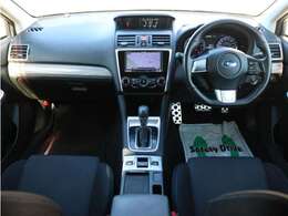 すっきりとしたレヴォーグらしいデザインのダッシュ回り！フロントビューの視認性もよく運転しやすいと思います★