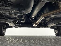 【下回り】下回りがきれいなうちに、防錆加工の施工がオススメ。降雪地域はもちろん、沿岸部にお住いの方や、趣味でマリン・ウィンタースポーツをされる方に大変好評いただいております。