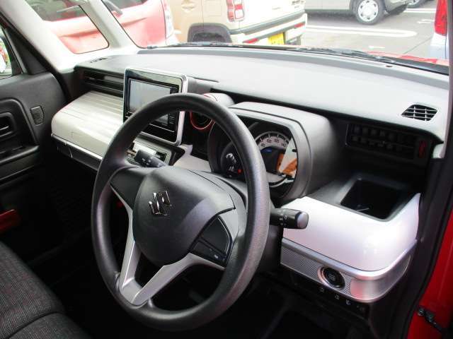 自社整備工場を完備しております！急なトラブルでも対応可能です。車検・ご納車後のアフターケアもお任せ下さい！