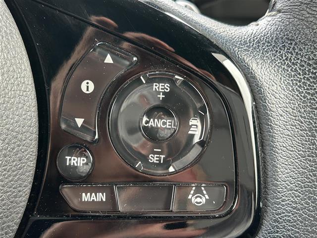 【アダプティブクルーズコントロール（ACC）】適切な車間距離を保ちながら先行車に追従走行できます！機能には限界があるためご注意ください。