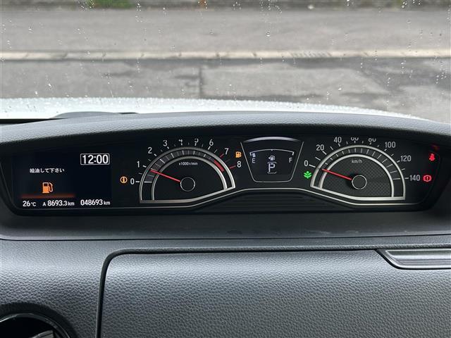 気になる車はすぐにお問い合わせください！画面右側の0066から始まる無料ダイヤルからお問い合わせ下さい！専門スタッフがお車のご質問にお答えいたします！