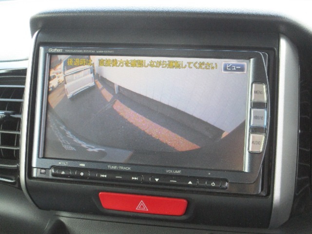 バックカメラで駐車が苦手な方も安心です。