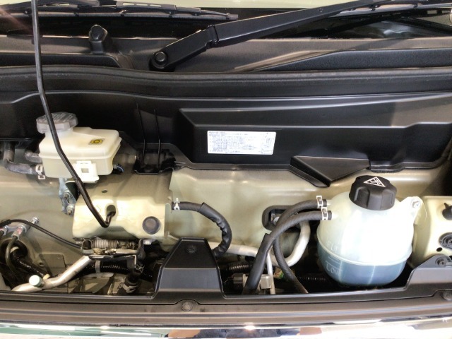 【ピカピカクリーニング】ボディ廻りはもちろん室内・シート・エンジンルーム・トランクルームなど隅々まで専門スタッフが徹底的にクリーニングし磨き上げました☆綺麗なお車で快適なドライブをお楽しみ下さい