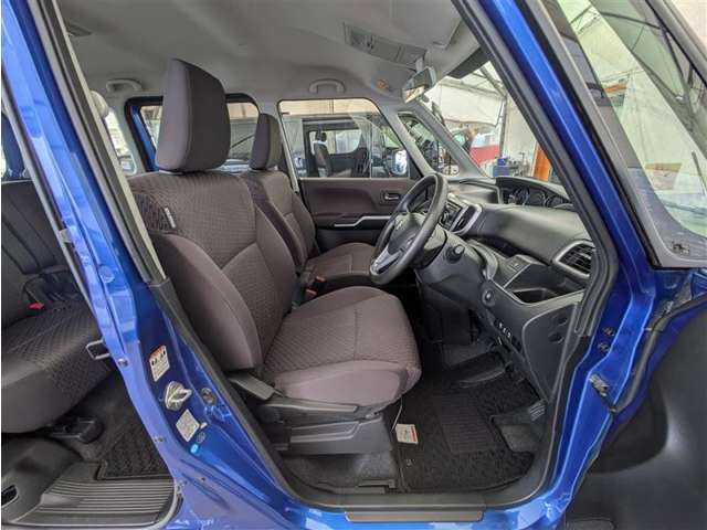 見通しのよいすっきりとした視界で、誰でも運転しやすいです。運転のしやすさは疲れにくさにも繋がりますよ♪