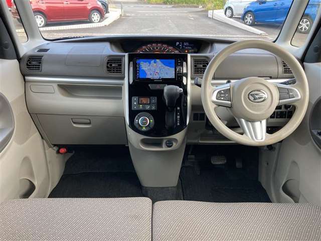 弊社の商品車両は横浜本牧にあります本部で隅々までチェックを行い、トヨタの厳しい商品基準をクリアした厳選した車両を展示しています。