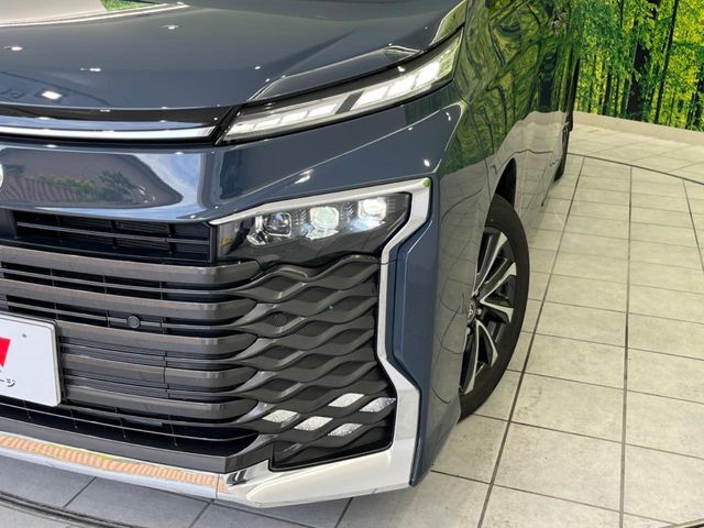 【LEDヘッドライト】悪天候や夜間走行時も良好な視界を確保し安心して運転できる高輝度LEDヘッドライトを装備！点灯速度が早く、消費電力も抑えられています。