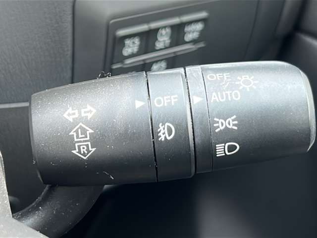 気になる車はすぐにお問い合わせください！画面右側の0066から始まる無料ダイヤルからお問い合わせ下さい！専門スタッフがお車のご質問にお答えいたします！