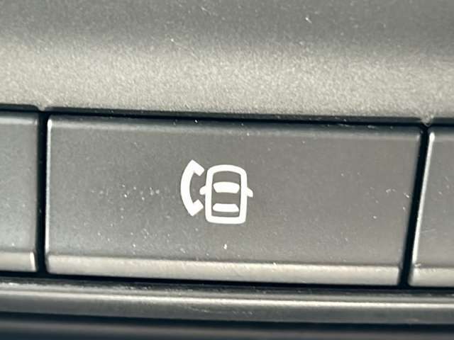 気になる車はすぐにお問い合わせください！画面右側の0066から始まる無料ダイヤルからお問い合わせ下さい！専門スタッフがお車のご質問にお答えいたします！