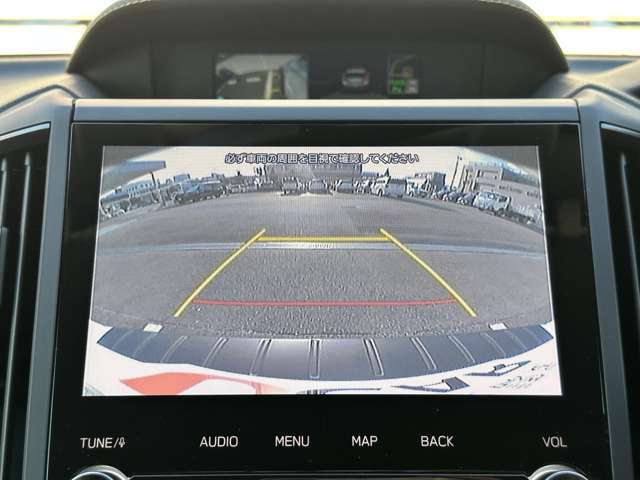 車をバックさせる時に後方の状況が映像で見れるのでバックが不安な方も安心ですね！目視することも忘れずに！！