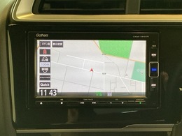 ナビゲーションはフルセグTV対応のGathers純正メモリーナビを搭載しています。Bluetoothオーディオ機能がありますので、スマートフォンなどの音楽も再生できます。