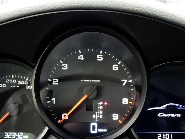 ☆走行距離32342kmです！人気のNAエンジン最終型カレラです！☆日本自動車鑑定協会の5段階鑑定で外装：5、内装：5、修復歴なし、機関正常との高評価を獲得しました高品質車輌です。高品質ポルシェ専門店