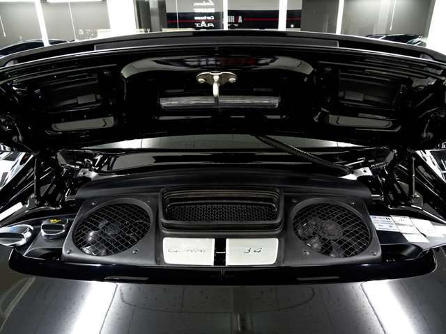 ☆人気のNAエンジン搭載911カレラ！！MA104型水冷水平対向6気筒24バルブエンジン調子良好！350馬力、トルク39.8kg・m、 (カタログ値)です！