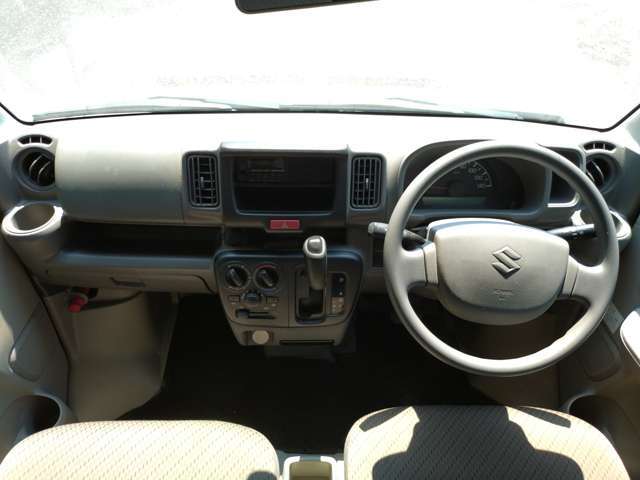 ETC付きの4人乗りのAT車です。