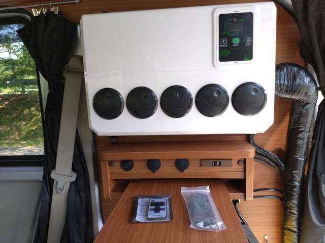 調光付きLEDはポータブル電源で点灯できます。