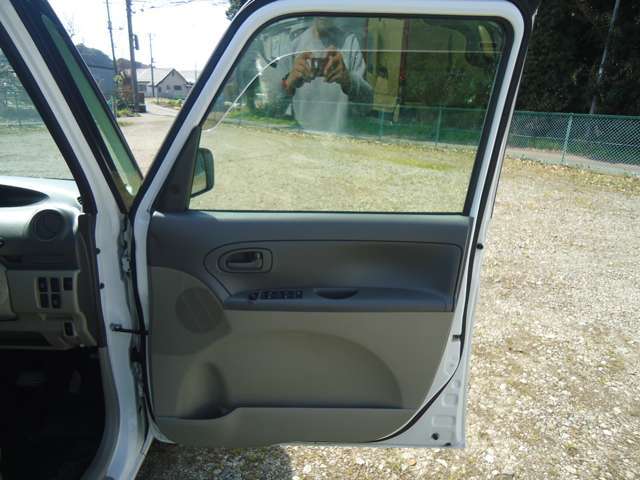 運転席ドア周り！！手が触れる部分等全てアルコール除菌クリーニング済み！！