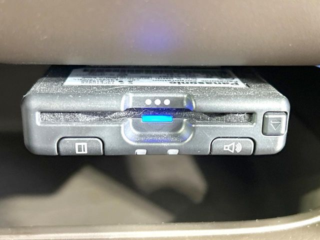 【ETC】高速道路の料金所をストレスなく通過！話題のスポットやサービスエリアに多い「スマートIC」利用時は必須のアイテムです。当店でセットアップを実施、ご納車当日からすぐにご利用いただけます！