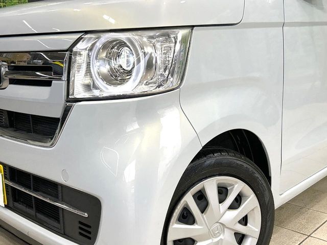 【LEDヘッドライト】悪天候や夜間走行時も良好な視界を確保し安心して運転できる高輝度LEDヘッドライトを装備！点灯速度が早く、消費電力も抑えられています。