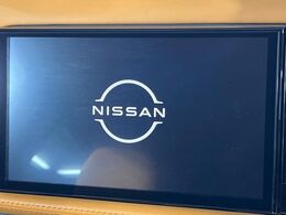 【大画面ナビ】人気の大型9インチナビを装備。存在感のある大画面はインパクト大！ナビ利用時のマップ表示は見やすく、テレビやDVDは臨場感がアップ！いつものドライブがグッと楽しくなります♪