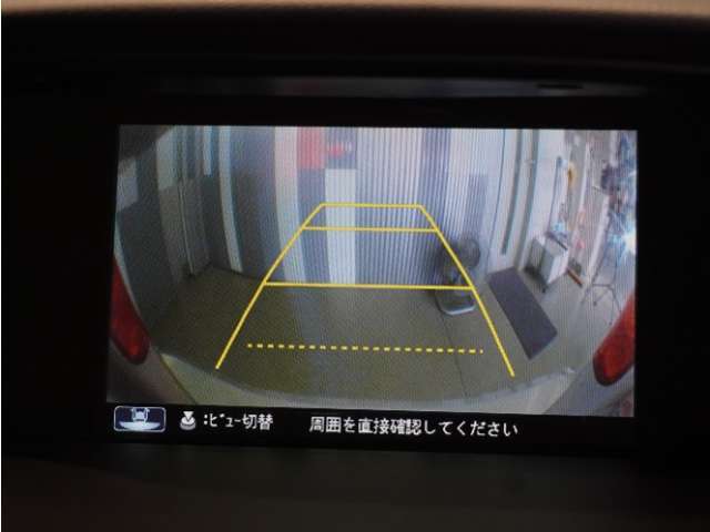 【バックカメラ】後退時も安心。リバース連動で画面が切り替わるのでとっても便利。