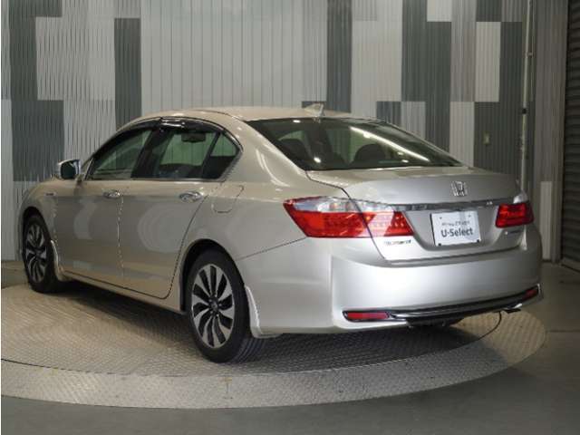 色々なお店で販売しているHonda車ですが、アフターサービスも全てお任せ頂けるのは「HondaCars正規販売店」だけ！ご納車後もお住まいの地域の販売店にて　アフターサービスをお任せいただけます。