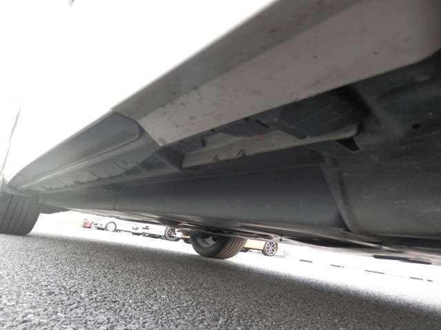 下回りもご覧の通り綺麗な状態です。もちろんご納車前に入念な点検をさせて頂きます。