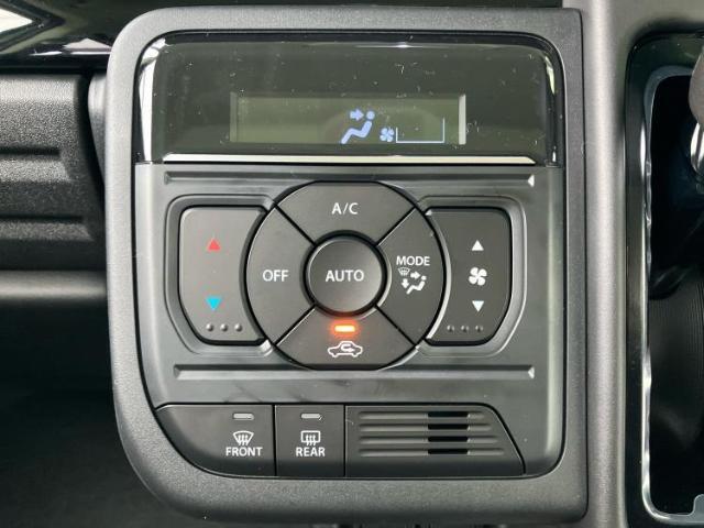 WECARSの展示場では実際に見て、触ってお車をお選びいただけます！知識の豊富な営業スタッフが様々なカーライフをご提案いたします！