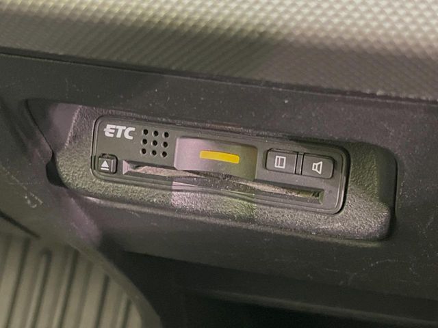 【ETC】高速道路の料金所をストレスなく通過！話題のスポットやサービスエリアに多い「スマートIC」利用時は必須のアイテムです。当店でセットアップを実施、ご納車当日からすぐにご利用いただけます！