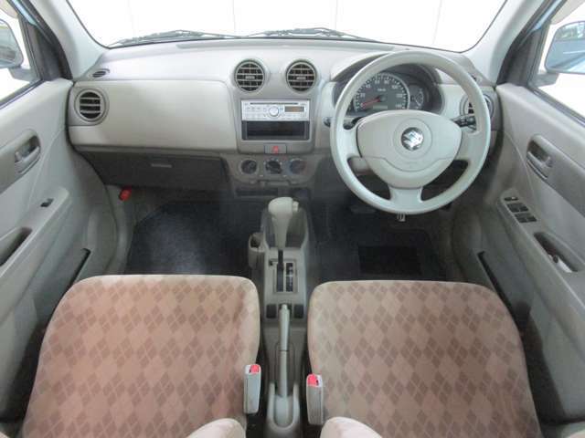 ☆嬉しい禁煙車です♪　車内に嫌な臭いや酷い汚れ、キズなども御座いません。キレイに乗られてきたお車です♪