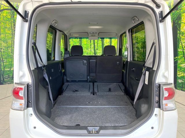 普段のお買い物や通勤、送迎等に十分な荷室スペースを確保しております。セカンドシートを倒すと、大きな荷物の積載も可能です♪