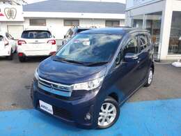 当店の中古車は、オートオークションから厳選して仕入れた後、店頭にてさらに第三者の評価検査を受けております。