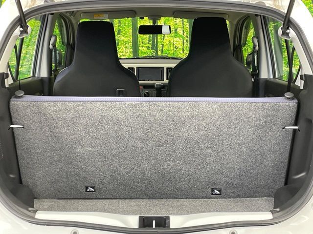 普段のお買い物や通勤、送迎等に十分な荷室スペースを確保しております。セカンドシートを倒すと、大きな荷物の積載も可能です♪
