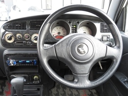 最近のクルマはたくさんスイッチがあるにゃん！そんなときも知識豊富なスタッフが親切にお教えするにゃん☆