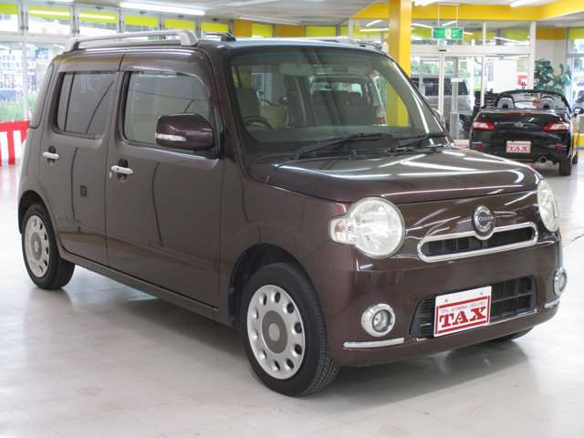 当社の買い取り車両です。ユーザー様より買い取りさせて頂いた車両を直接販売させて頂いておりますので、中間マージン等余計な経費がかかりません。