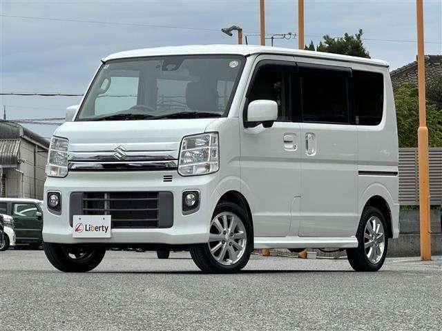 ■□■□■ 軽自動車も普通車も在庫数は 約6000台！！  グループ年間販売台数は20000台！！ 大量販売・大量仕入で1台あたりのコストを削減しています！！  ■□■□■