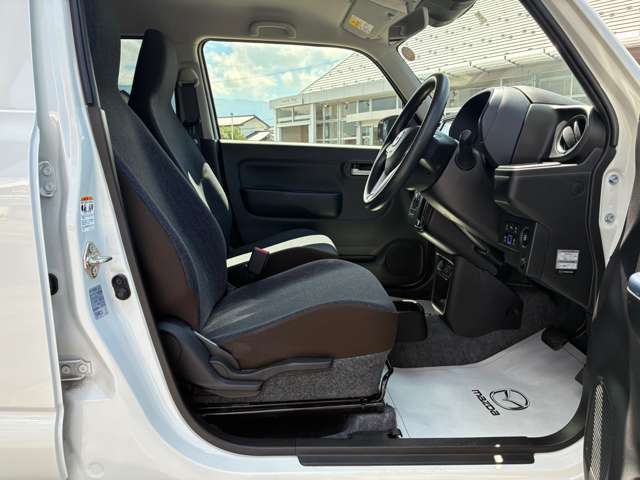 しっかりフィットし、骨盤が立つような姿勢で運転することで、運転中の疲労軽減に効くシートです