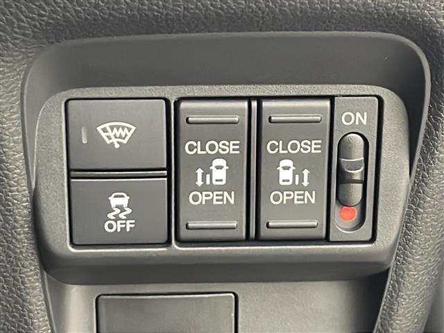 【運転席操作部】快適なドライブを楽しむための機能が装備されています！運転席から触れるので、使いやすいです！除菌プランいれていただくと、さらに清潔で安心していただけます！
