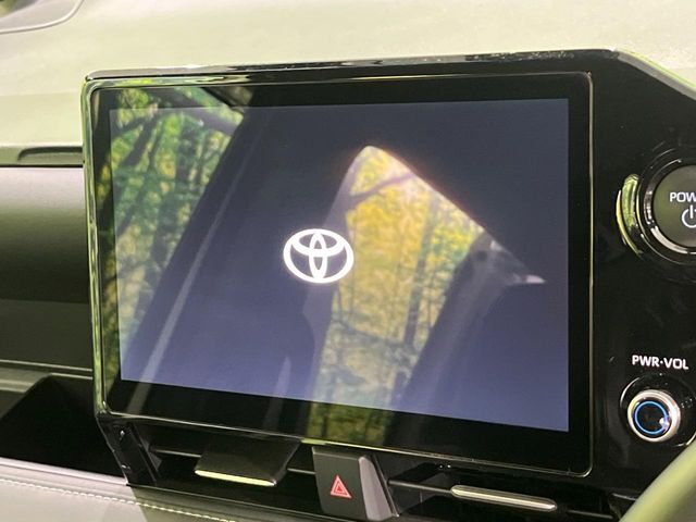 【10.5インチディスプレイオーディオ】オプションのCD/DVDデッキを搭載！大画面のディスプレイはAppleCarPlayやAndroidAutoが利用可能。