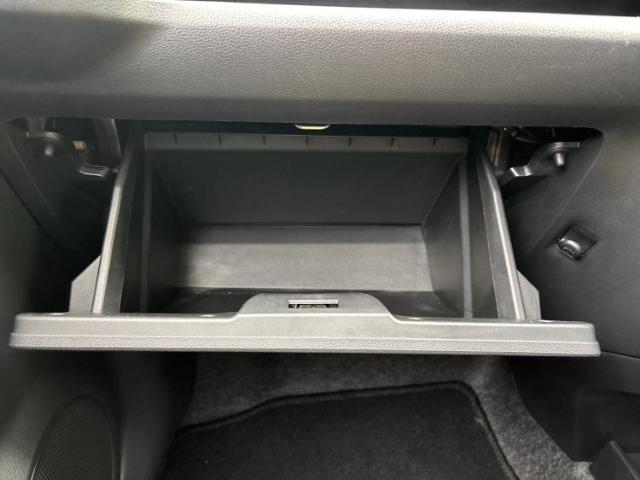 お車に合わせて無料保証以外にも、保証範囲、期間、距離を拡充させた有料保証もご用意しております！中古車の購入が初めてで不安・・・というお客様もご安心ください！