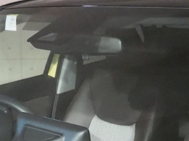 衝突被害軽減ブレーキも付いています。