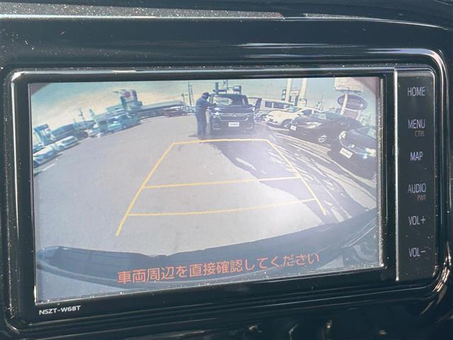 【バックモニター】後ろのカメラの映像をモニターに映し出すことができます！後方の見えない死角や、障害物との距離感をしっかり確認することができます！駐車が苦手な方におすすめです。