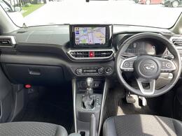 【インパネ全体】全方位で視界が広く、高い目線で運転もしやすいです！◆乗って触って体感してみてください！！当社車両は試乗可能です！お気軽にスタッフまでご相談ください！